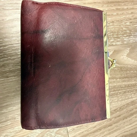 BUXTON Women's BROWN GENUINE LEATHER Snap & Kiss Lock CARD/CASH BIFOLD WALLET - Picture 2 of 5